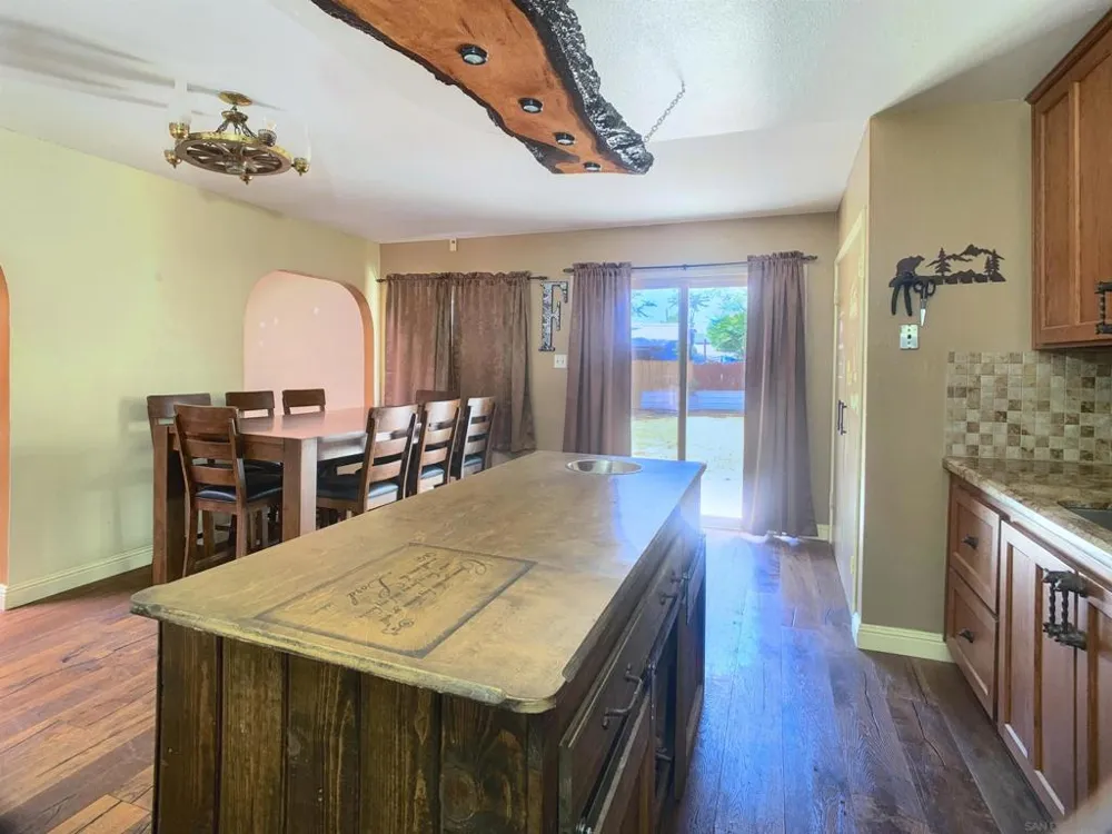 12706 Julian Ave Lakeside, CA 92040
