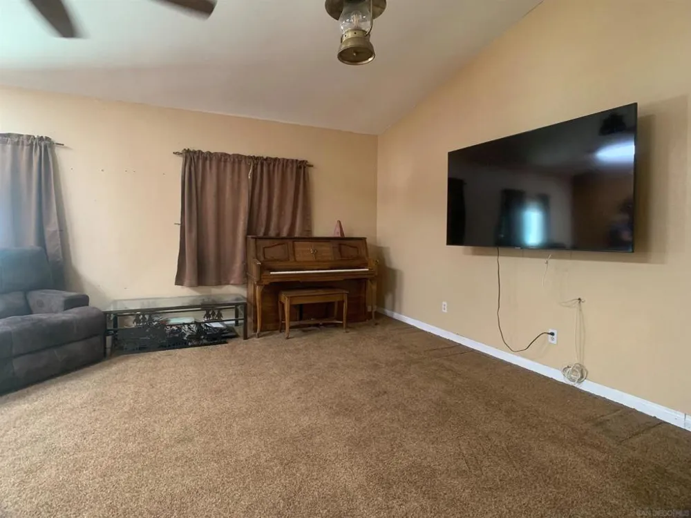 12706 Julian Ave Lakeside, CA 92040