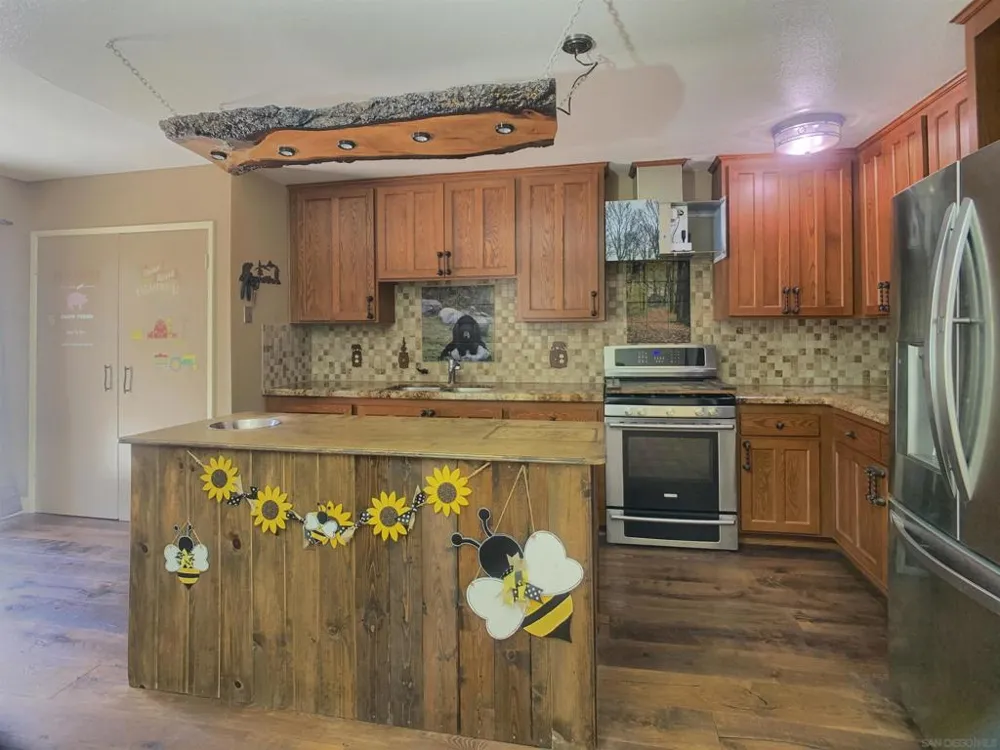 12706 Julian Ave Lakeside, CA 92040
