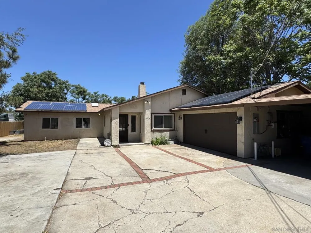 12706 Julian Ave Lakeside, CA 92040