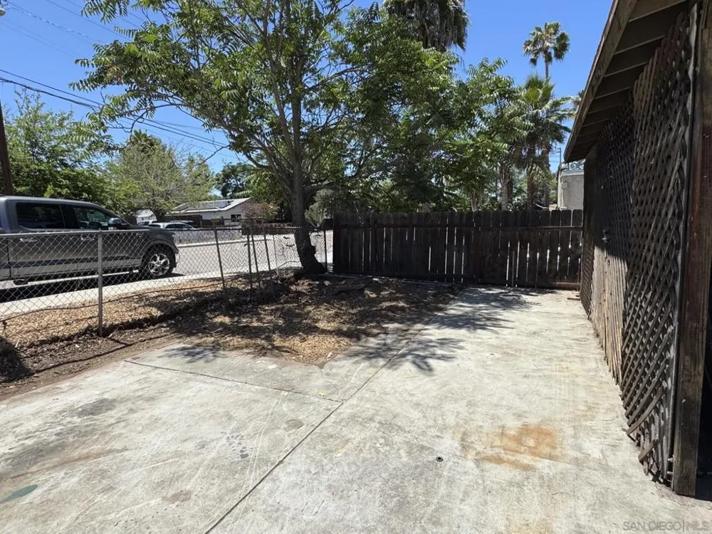 12706 Julian Ave Lakeside, CA 92040
