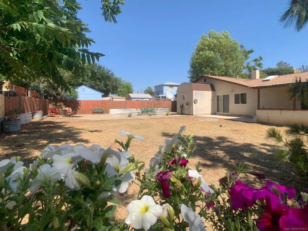 12706 Julian Ave Lakeside, CA 92040