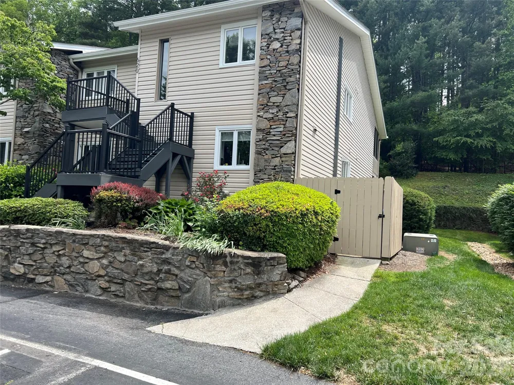 610 Britton Creek Drive Hendersonville, NC 28791