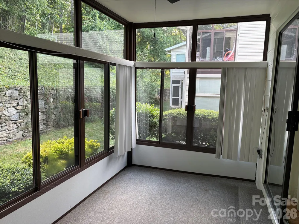 610 Britton Creek Drive Hendersonville, NC 28791