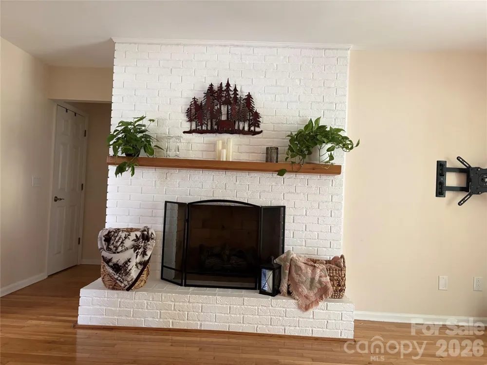 610 Britton Creek Drive Hendersonville, NC 28791