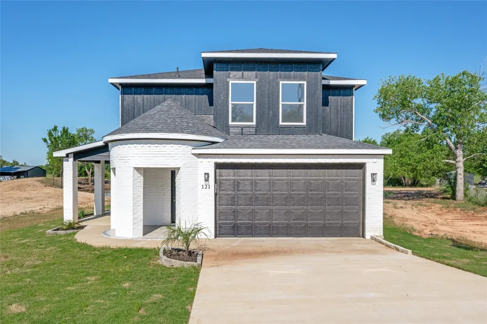121 County Road 3471 Paradise, TX 76073