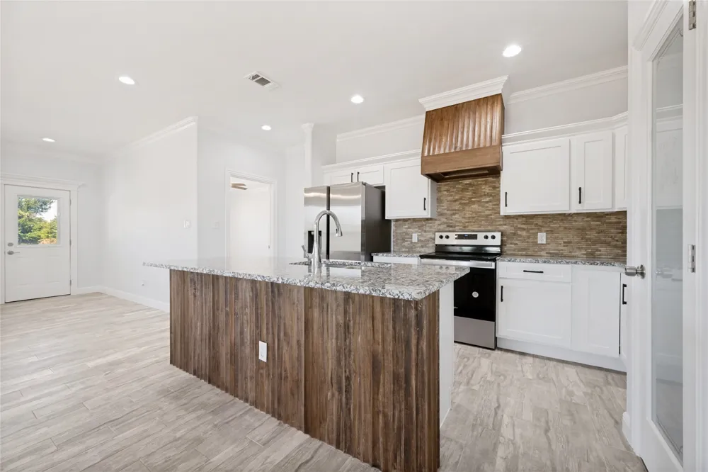 121 County Road 3471 Paradise, TX 76073
