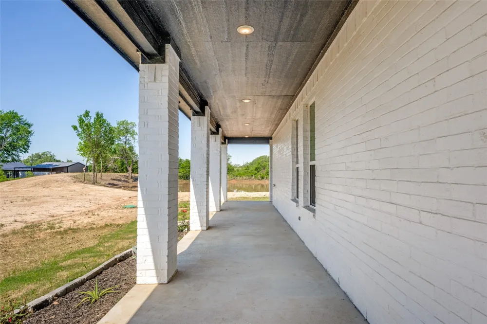 121 County Road 3471 Paradise, TX 76073