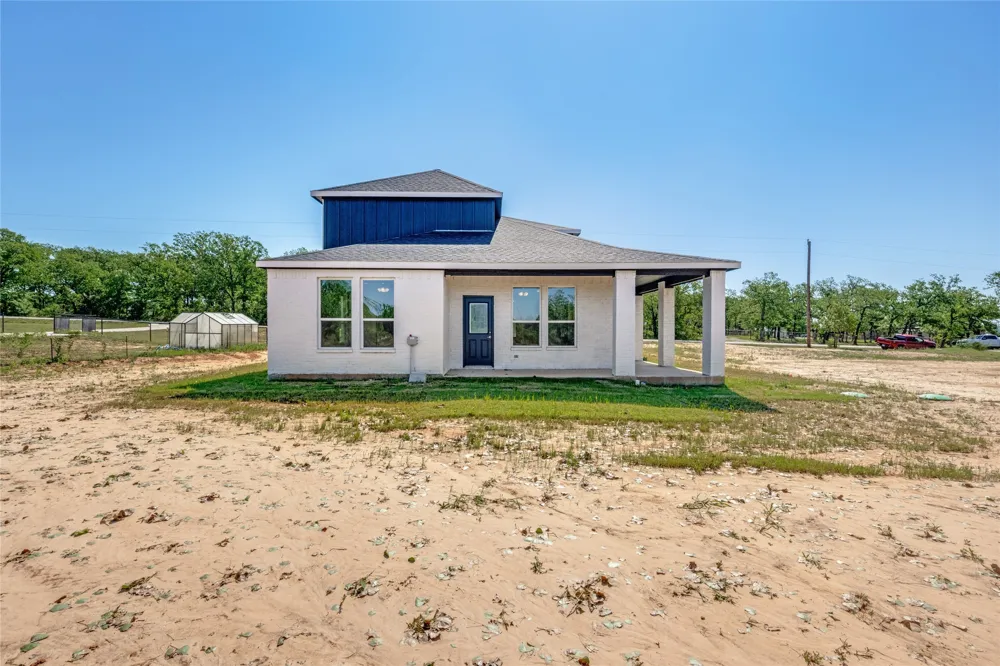 121 County Road 3471 Paradise, TX 76073