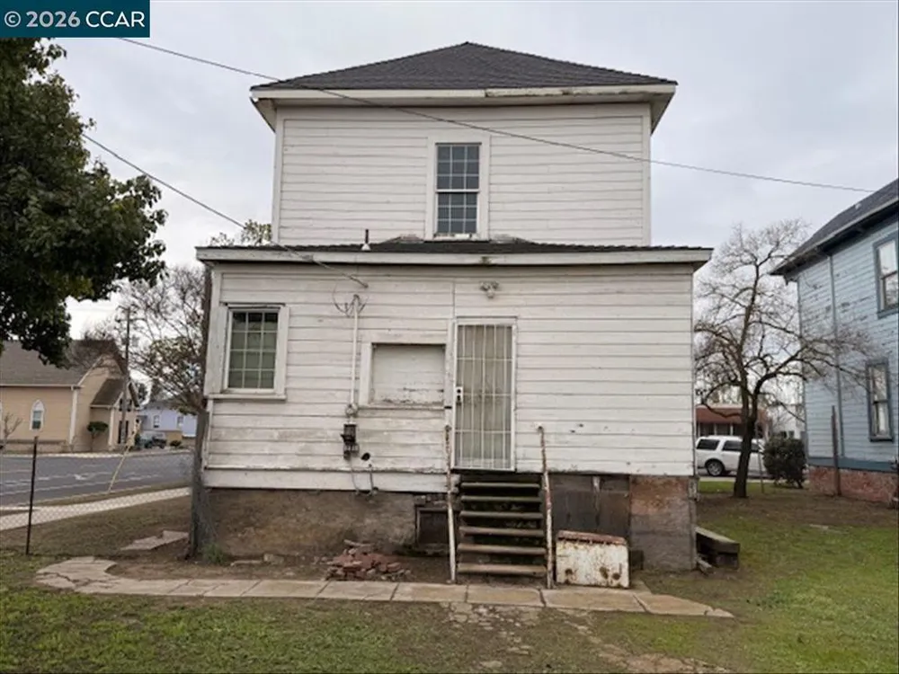161 S 3Rd Ave Oakdale, CA 95361