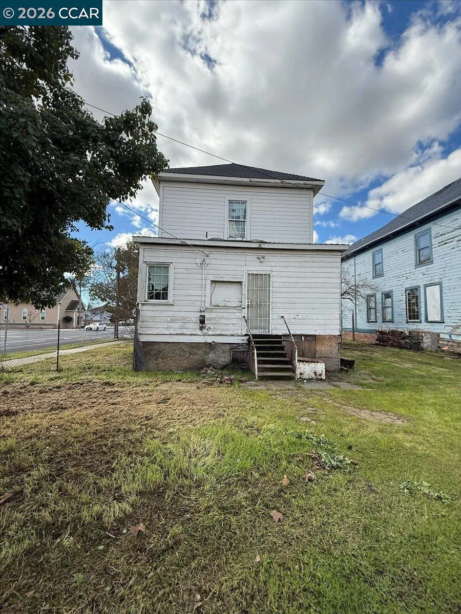 161 S 3Rd Ave Oakdale, CA 95361