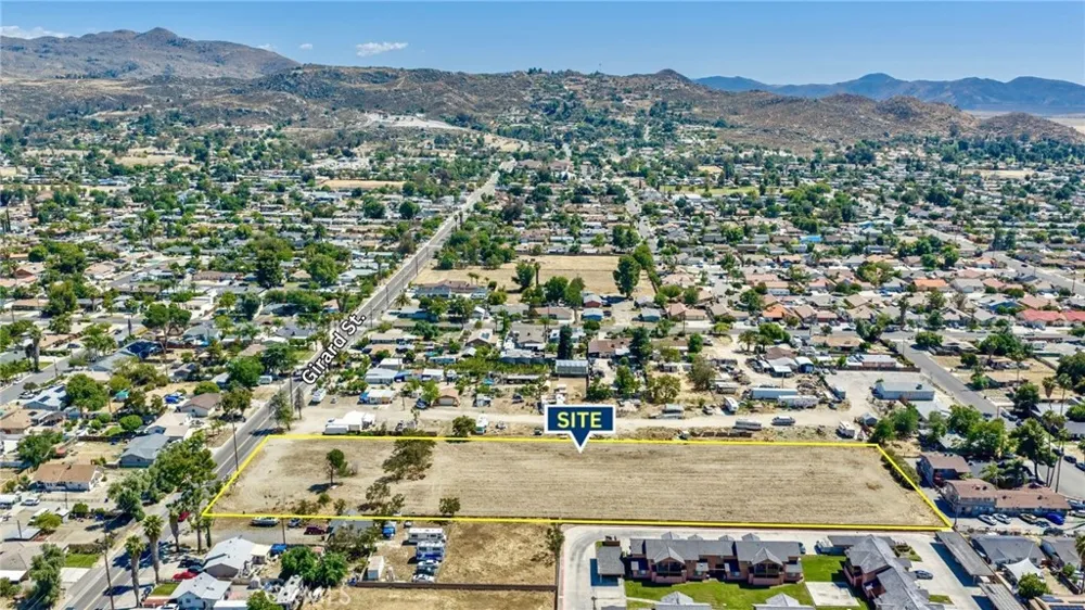 26405 Girard Hemet, CA 92544