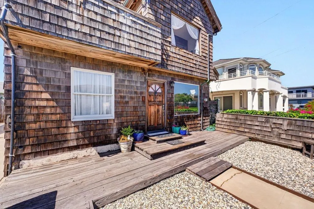 1010 Pelton Avenue Santa Cruz, CA 95060