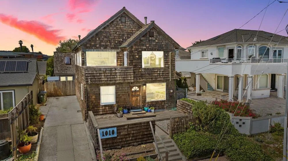 1010 Pelton Avenue Santa Cruz, CA 95060