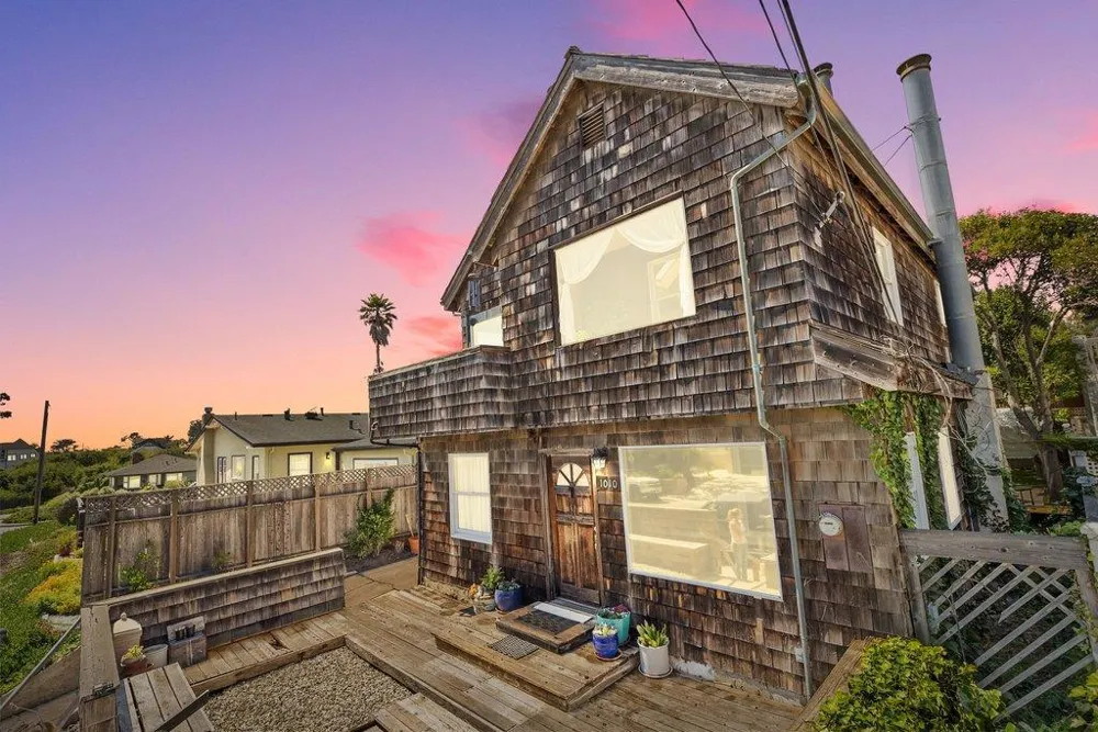 1010 Pelton Avenue Santa Cruz, CA 95060