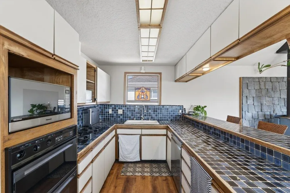 1010 Pelton Avenue Santa Cruz, CA 95060