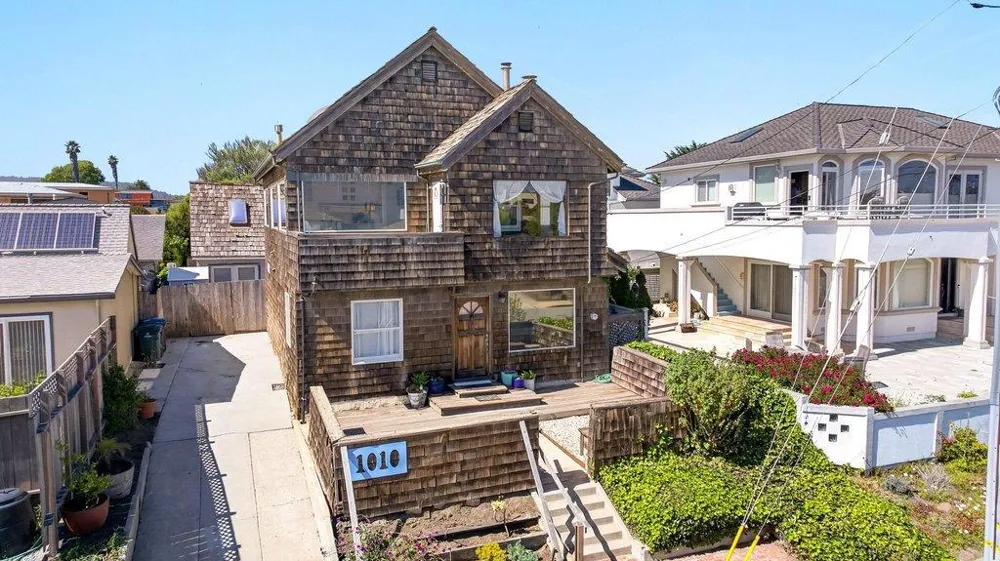 1010 Pelton Avenue Santa Cruz, CA 95060