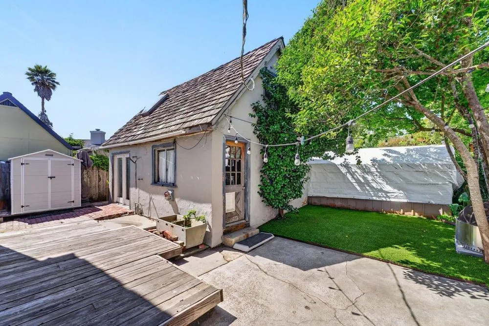 1010 Pelton Avenue Santa Cruz, CA 95060