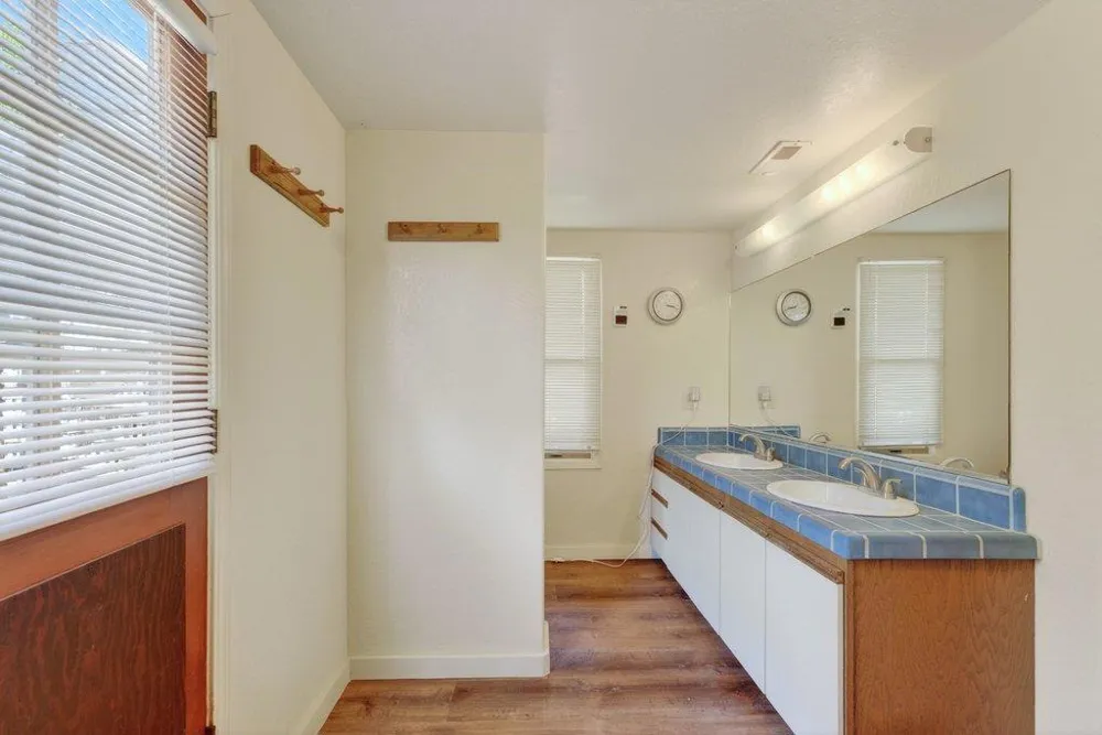 1010 Pelton Avenue Santa Cruz, CA 95060