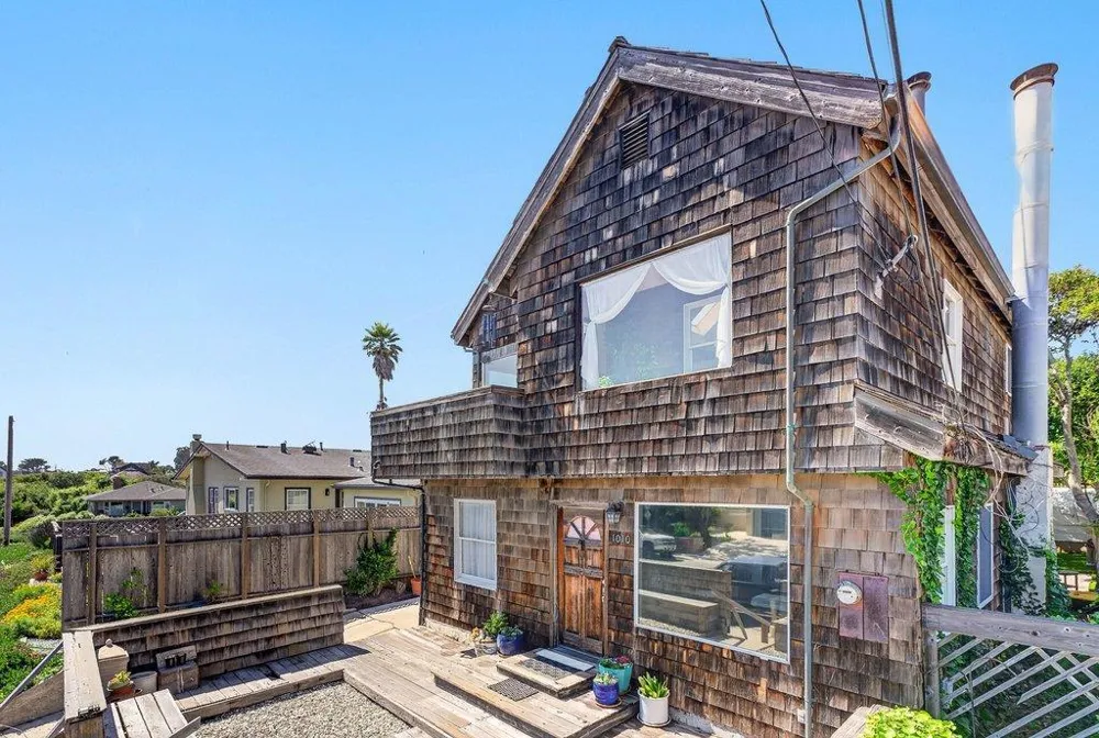 1010 Pelton Avenue Santa Cruz, CA 95060