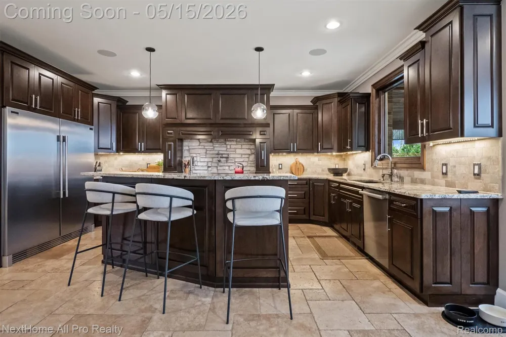 12385 Boulder Pass Drive Brighton Township, MI 48380
