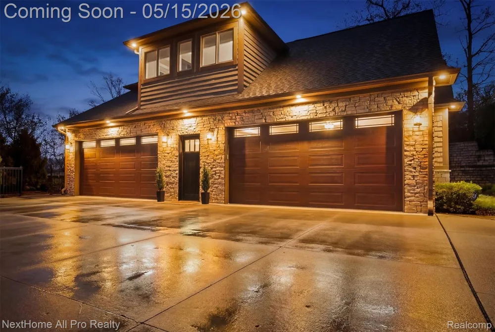 12385 Boulder Pass Drive Brighton Township, MI 48380