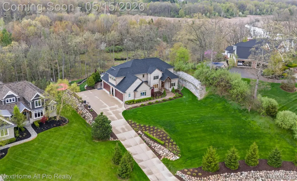 12385 Boulder Pass Drive Brighton Township, MI 48380