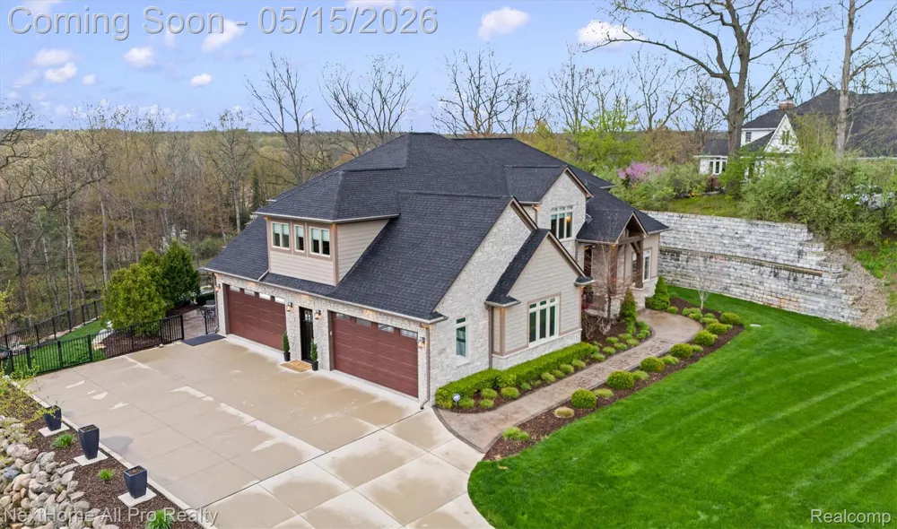 12385 Boulder Pass Drive Brighton Township, MI 48380