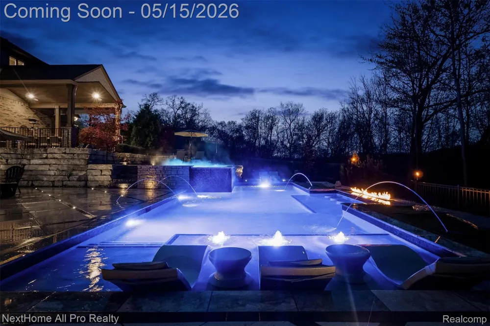 12385 Boulder Pass Drive Brighton Township, MI 48380