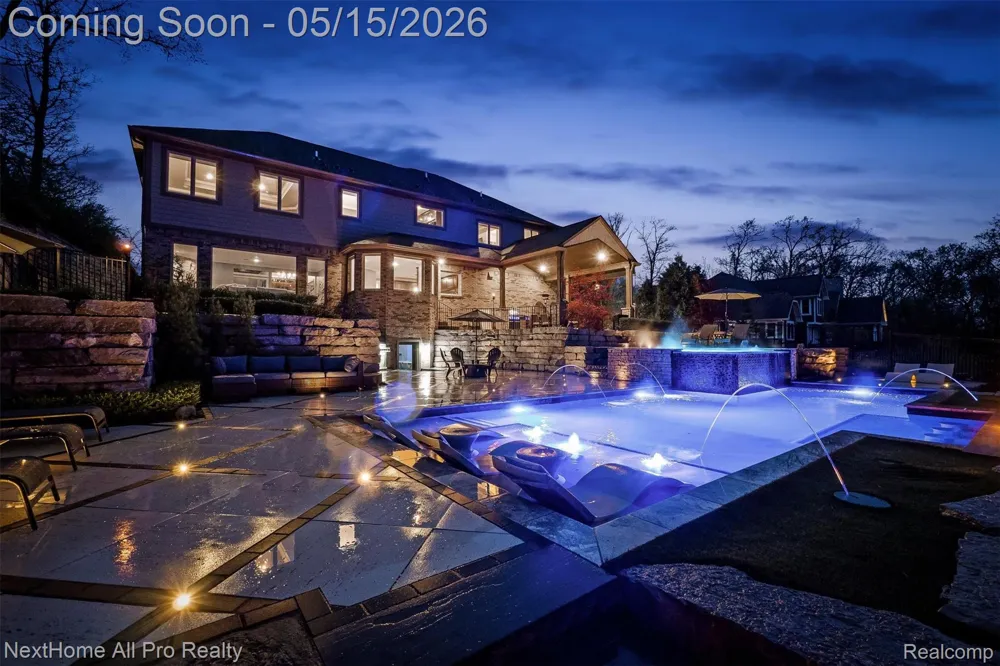 12385 Boulder Pass Drive Brighton Township, MI 48380