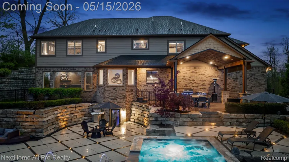 12385 Boulder Pass Drive Brighton Township, MI 48380