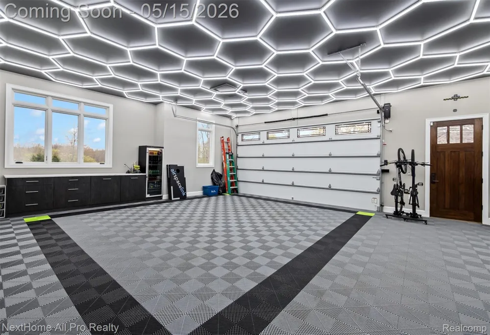 12385 Boulder Pass Drive Brighton Township, MI 48380