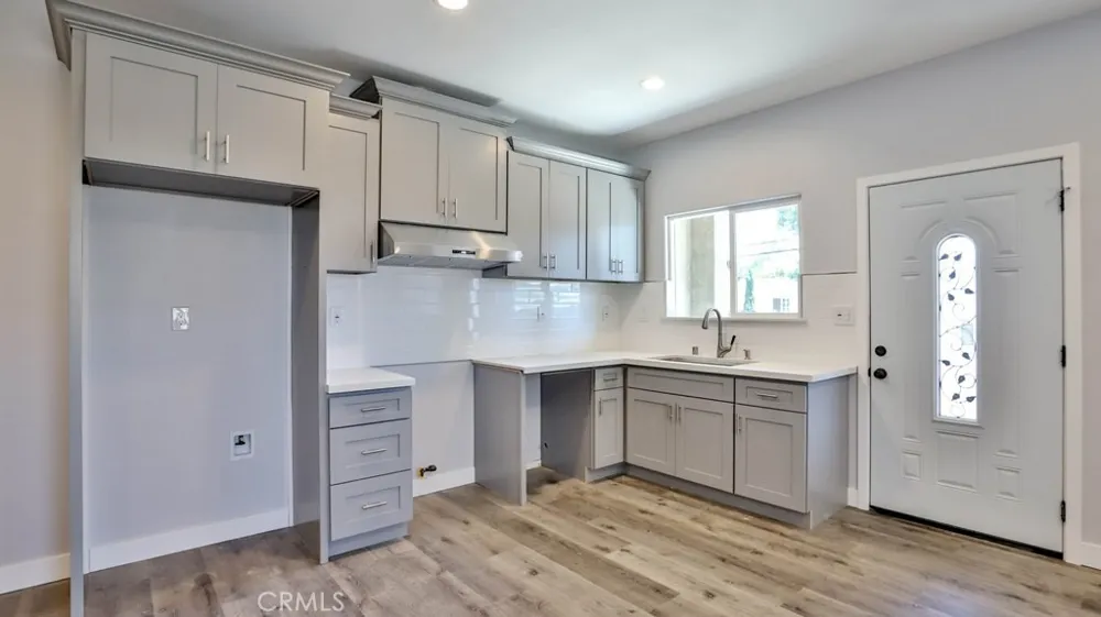 1246 S Baker Street Santa Ana, CA 92707