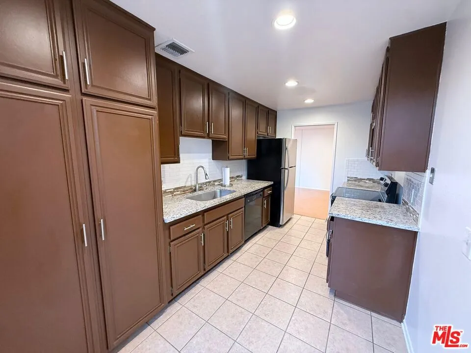 4000 Via Marisol #105 Los Angeles, CA 90042