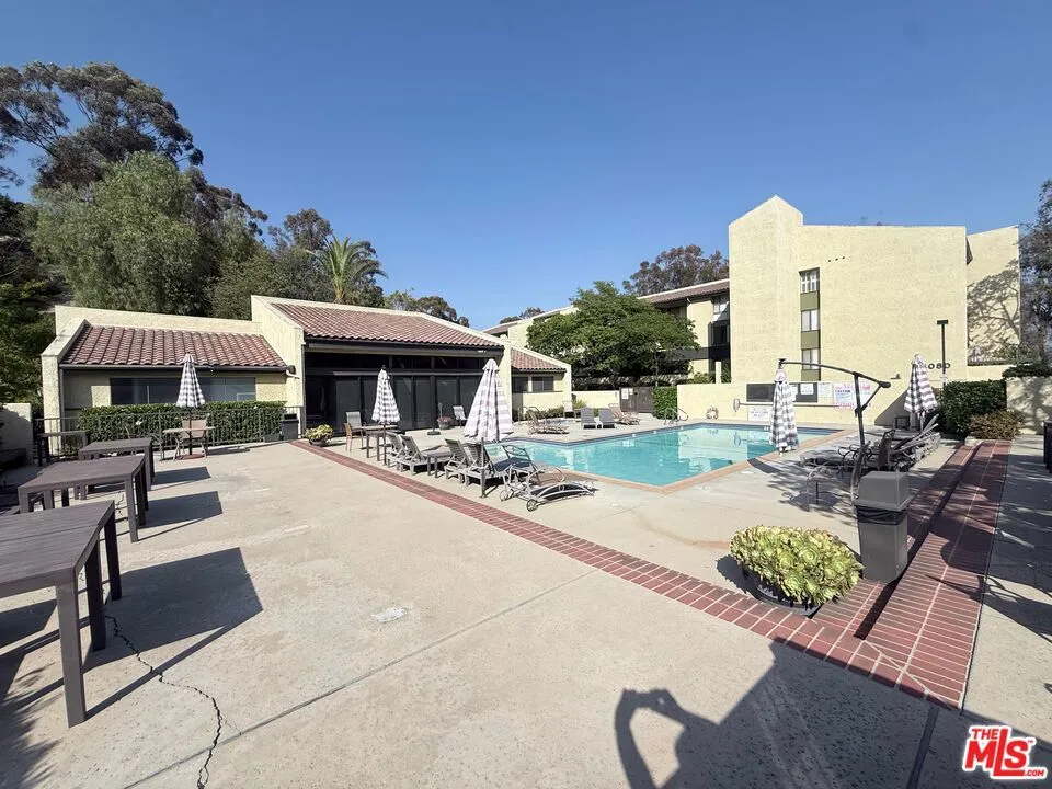 4000 Via Marisol #105 Los Angeles, CA 90042