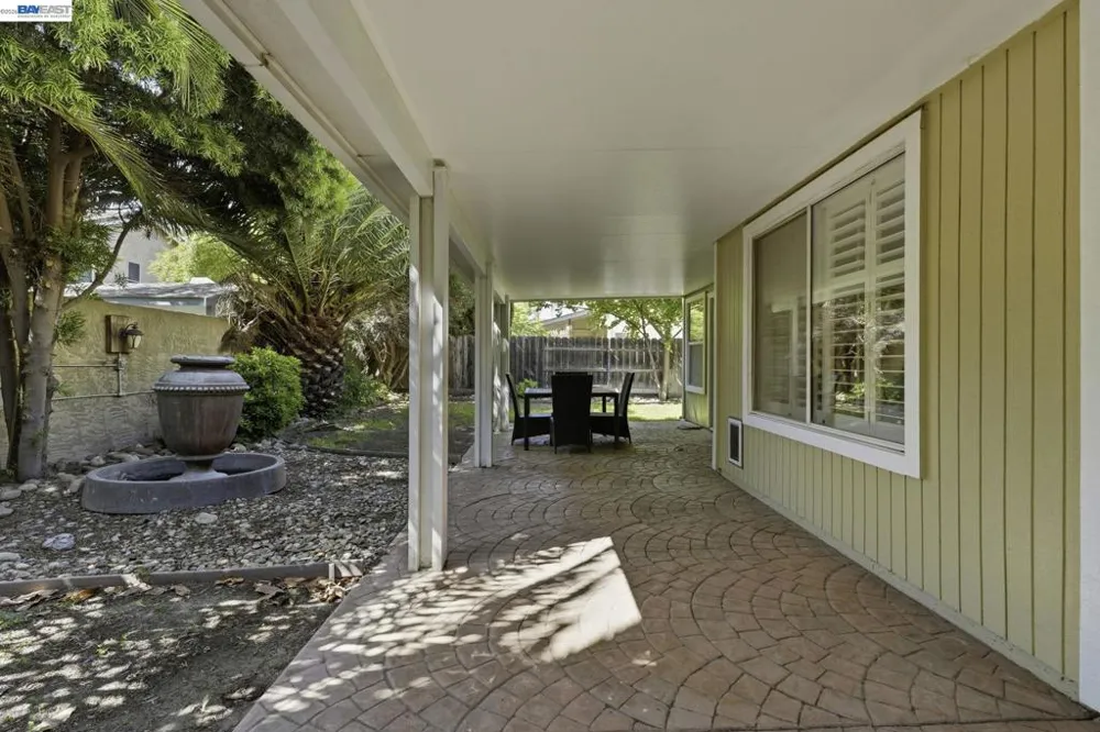 1137 Hidden Meadow Pl Manteca, CA 95337