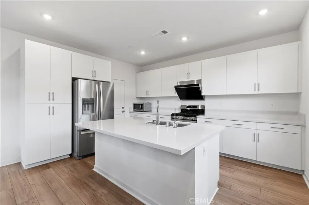15946 Caterpillar Fontana, CA 92336