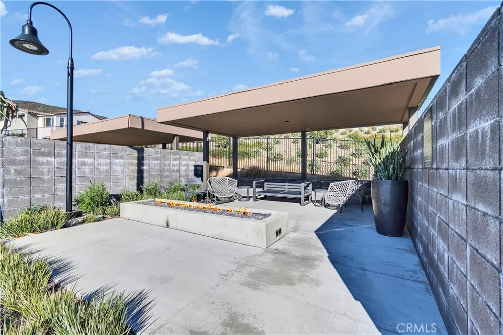 15946 Caterpillar Fontana, CA 92336