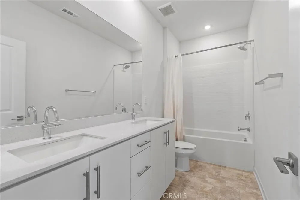 15946 Caterpillar Fontana, CA 92336