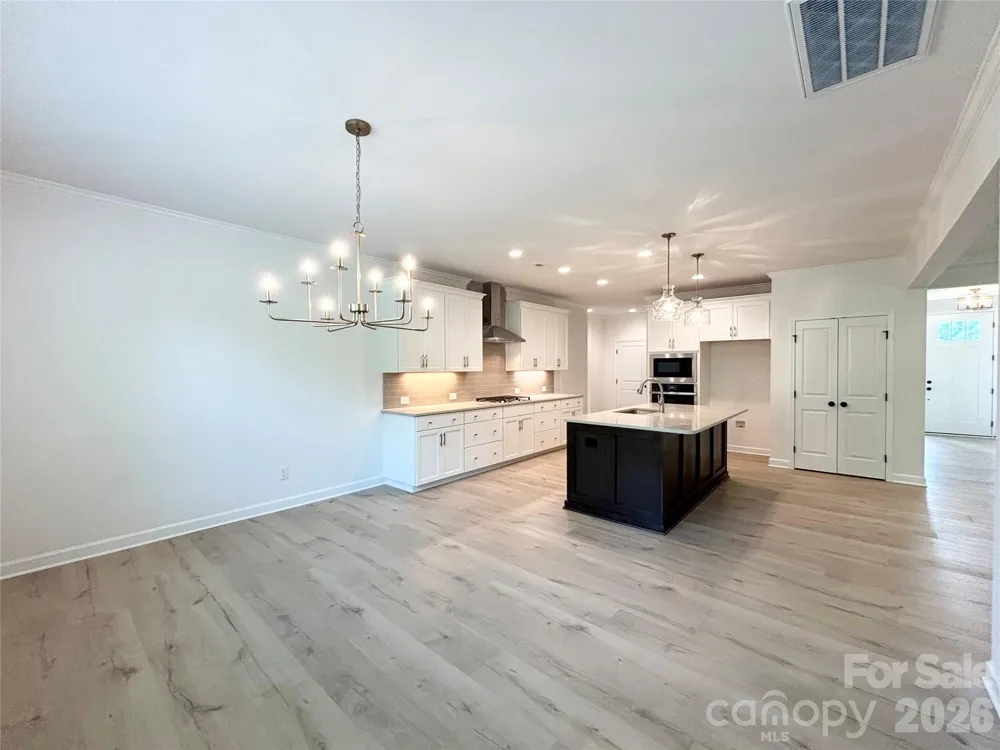 6823 Glen Abbey Lane Mount Pleasant, NC 28124