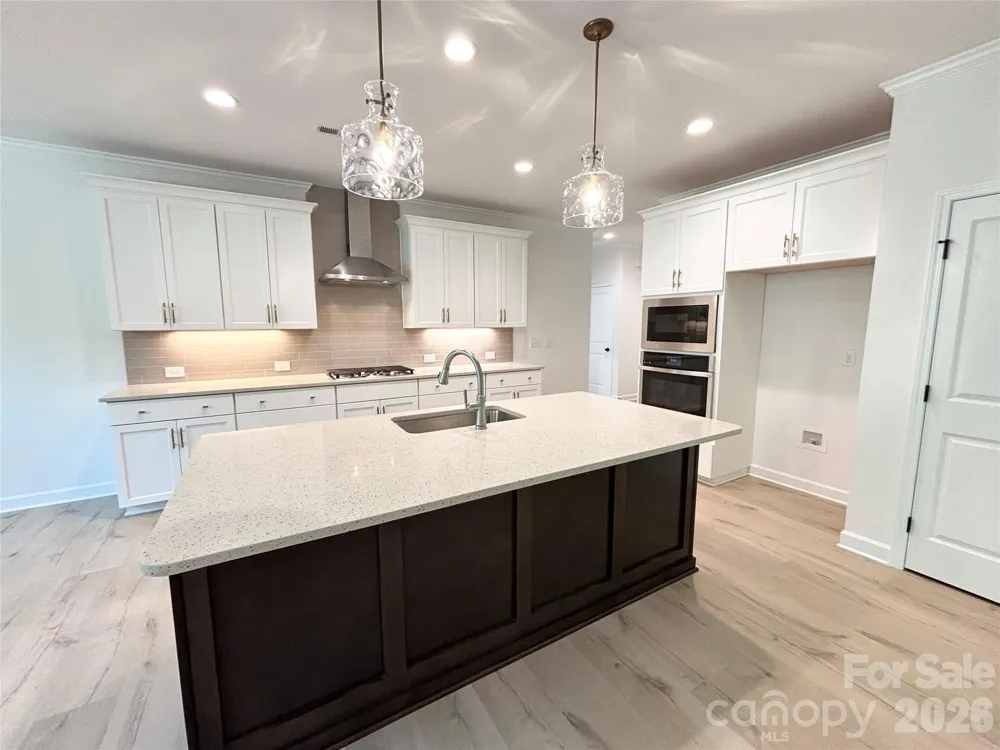 6823 Glen Abbey Lane Mount Pleasant, NC 28124