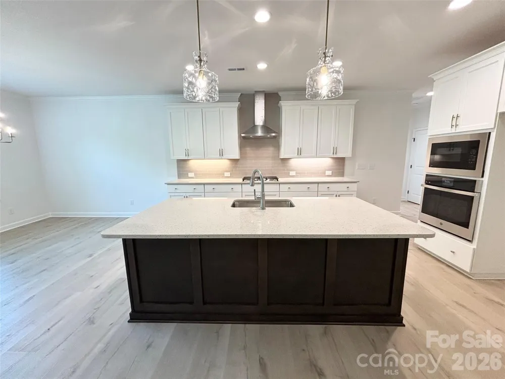 6823 Glen Abbey Lane Mount Pleasant, NC 28124