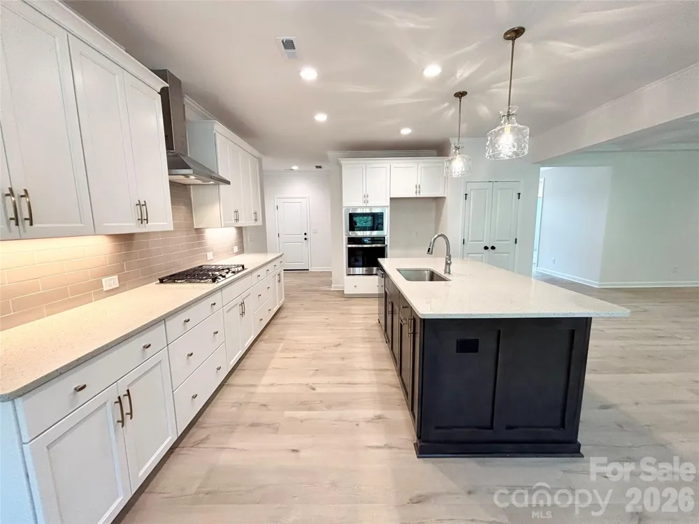 6823 Glen Abbey Lane Mount Pleasant, NC 28124