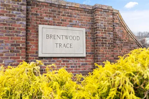 5811 Brentwood Trce