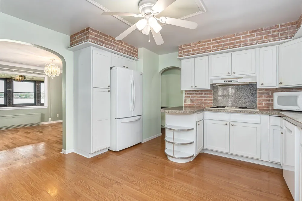 434 Crooked Lake Drive W Kalamazoo, MI 49009