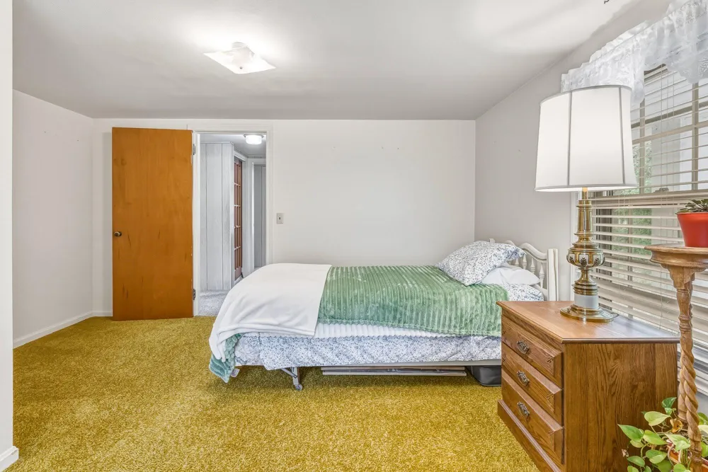 434 Crooked Lake Drive W Kalamazoo, MI 49009