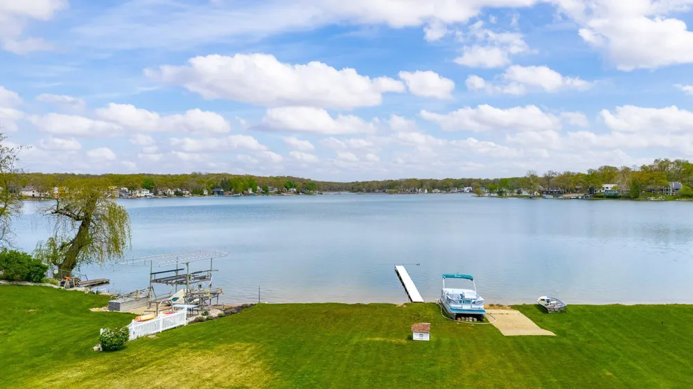 434 Crooked Lake Drive W Kalamazoo, MI 49009