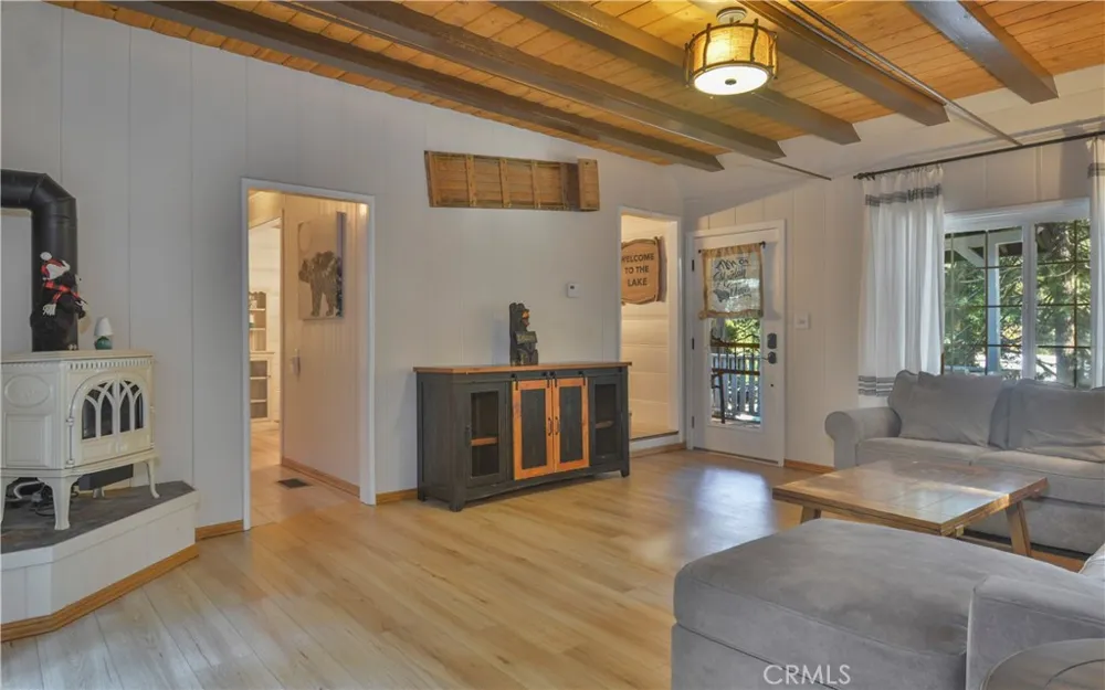 27245 Little Bear Blue Jay, CA 92317