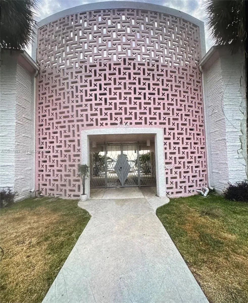 7921 East Drive #8 North Bay Village, FL 33141