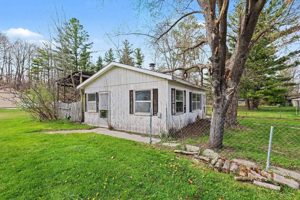 1596 Douglas Drive Alabaster Township, MI 48763